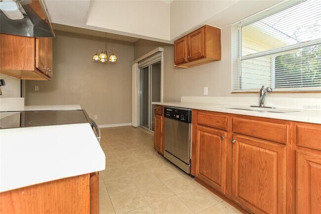 Photo - 5915 Beechmont Blvd