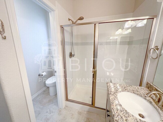 Photo - 1167 Solitaire St