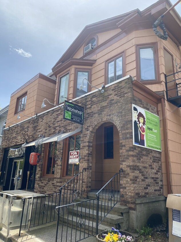 Photo - 1150 Chapel St (New Haven, CT)