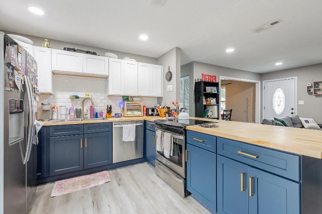 Photo - 1705 Milne St