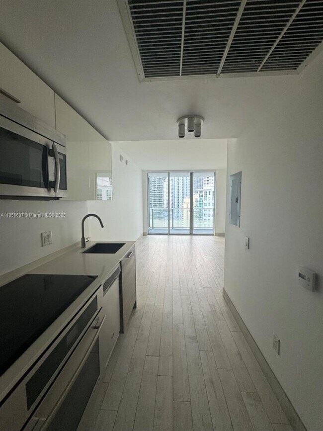 Photo - 1300 Brickell Ave Unidad 2112 Rental