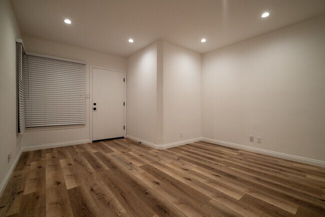 Photo - 4272 Elenda St