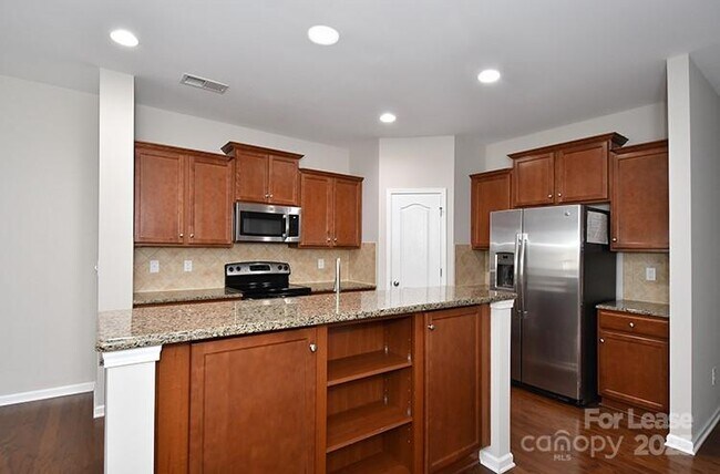 Photo - 8204 Viewpoint Lane