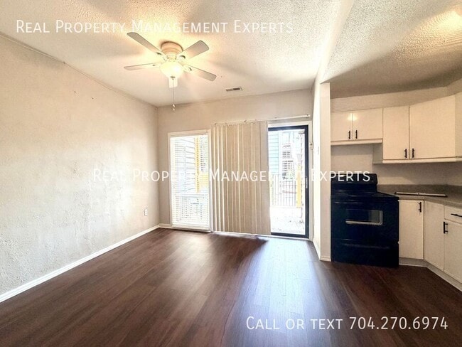 Photo - 414 W 8th St