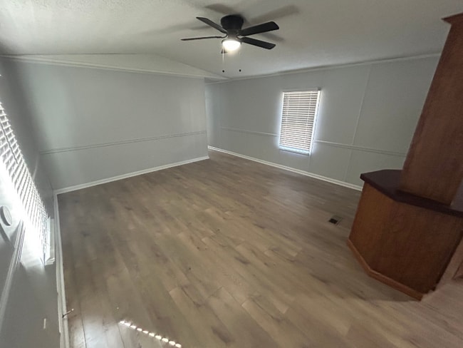 Photo - 1087 Deborah Ln