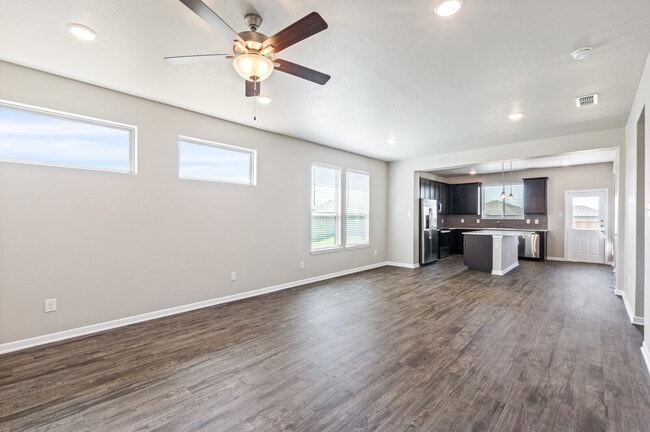 Photo - 1030 Lakeway Crossing Dr