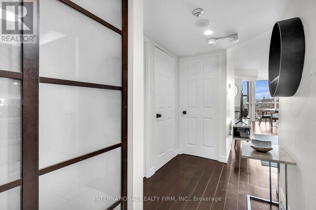 Photo - 705 King St W Unit PH14