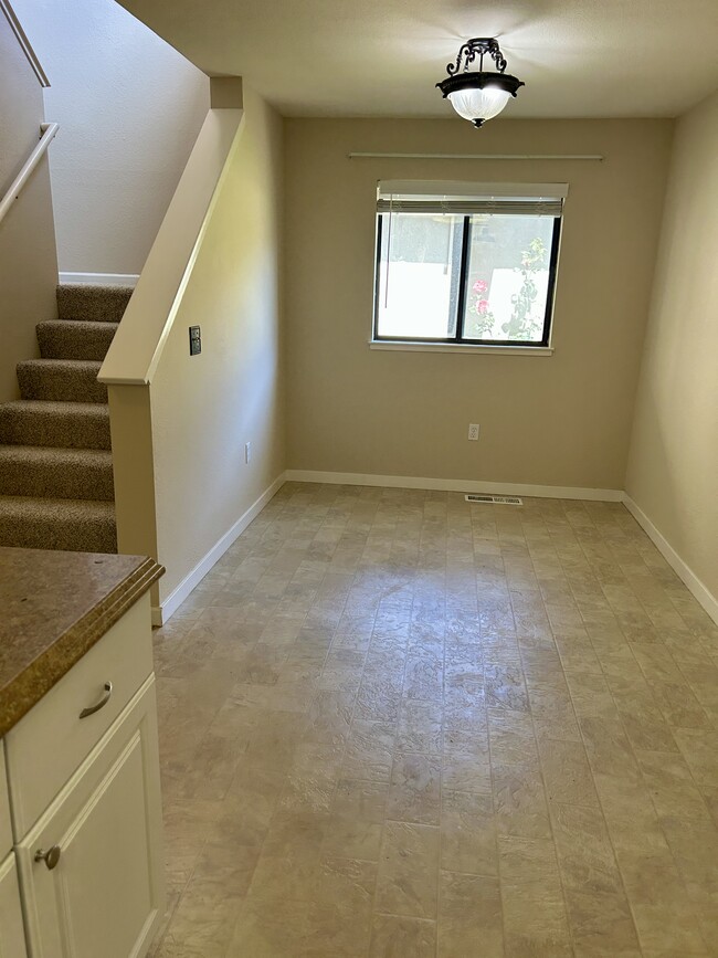 Photo - 75 Francis Cir