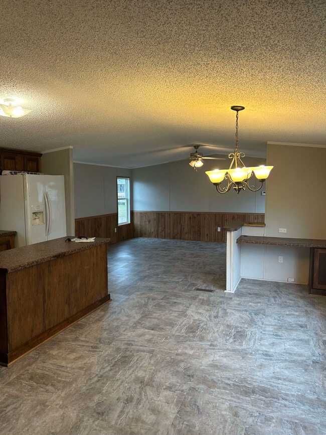 Building Photo - lot 28