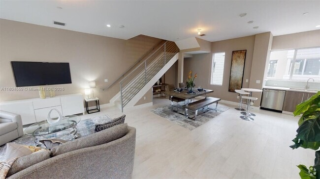 Building Photo - 614 NE 12th Ave Rental