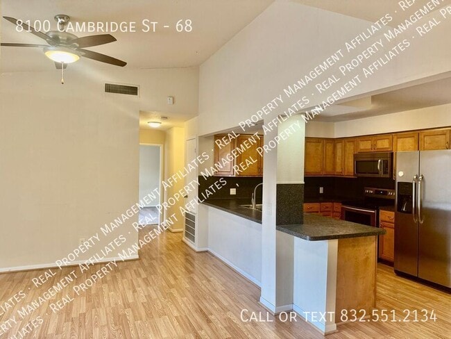 Photo - 8100 Cambridge St