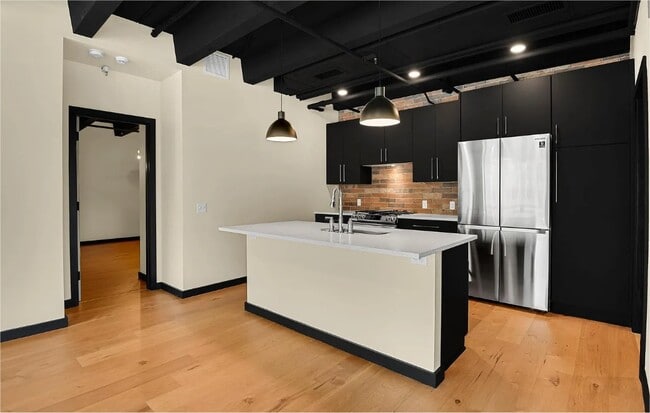 Photo - 20 Boulder Cres St Unit 201