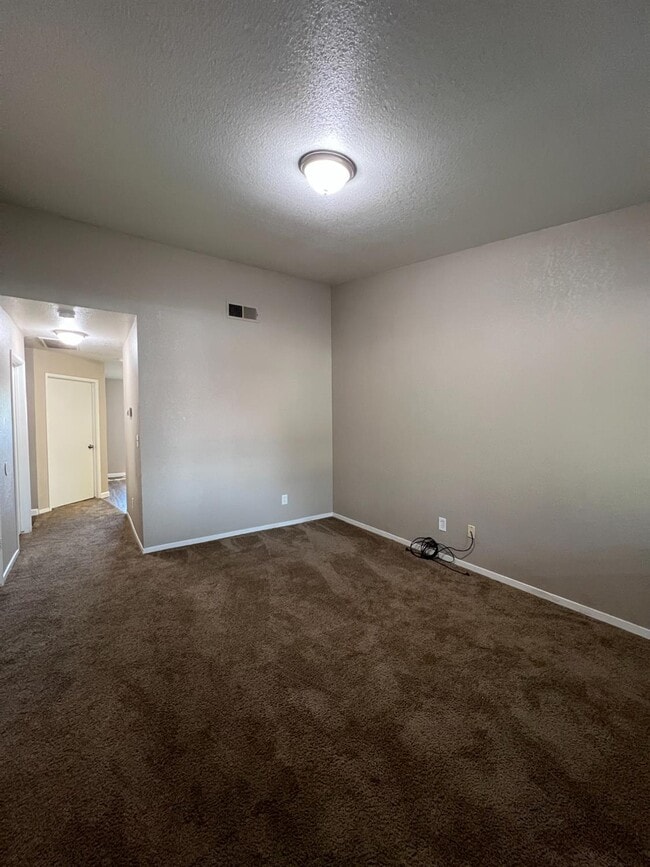 Building Photo - 1262 N Marks Ave Rental