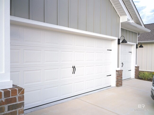 Photo - 263 Tillage St