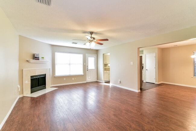 Photo - 9010 Walworth Dr