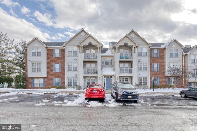 Building Photo - 701 Orchard Overlook Unit 104 Rental