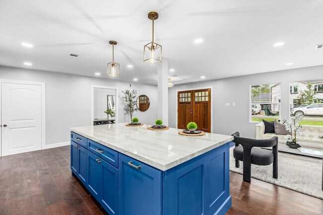 Photo - 9313 Livernois Rd
