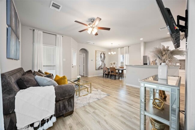 Building Photo - 12810 Marciano St Rental