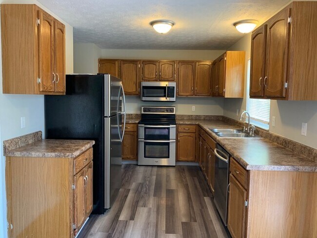 Photo - 43 Surrey Ct