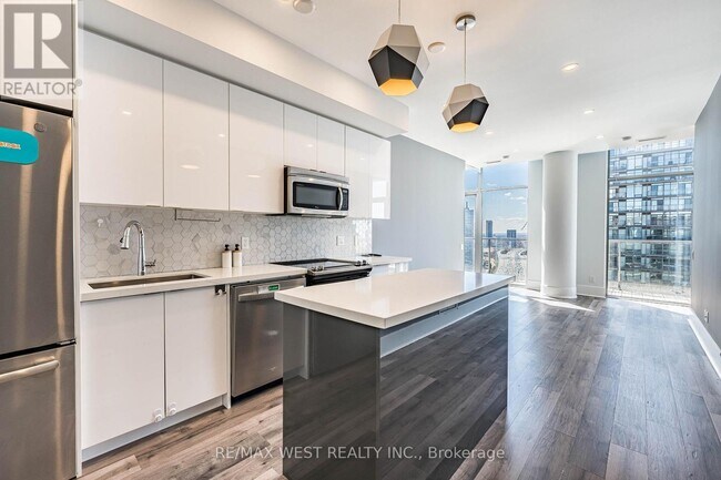 Photo - 103 The Queensway Unit 2906