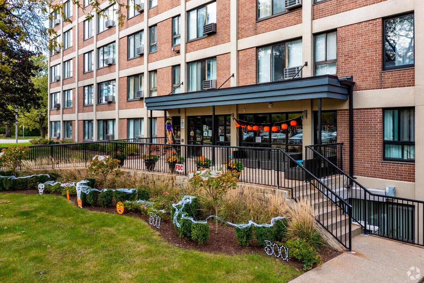 Photo - Wyandotte Co-op Apartments