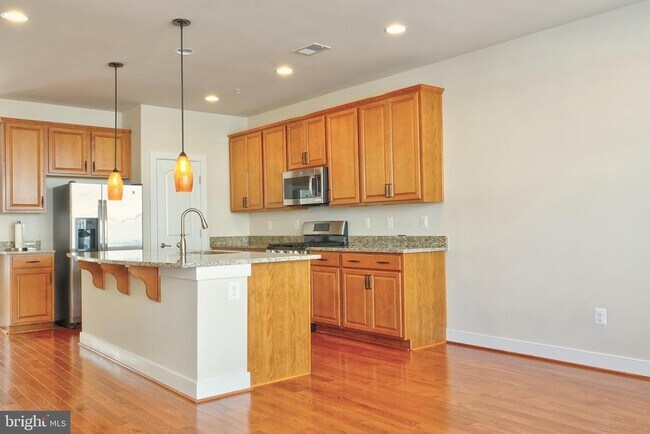 Photo - 219 Baldwin St