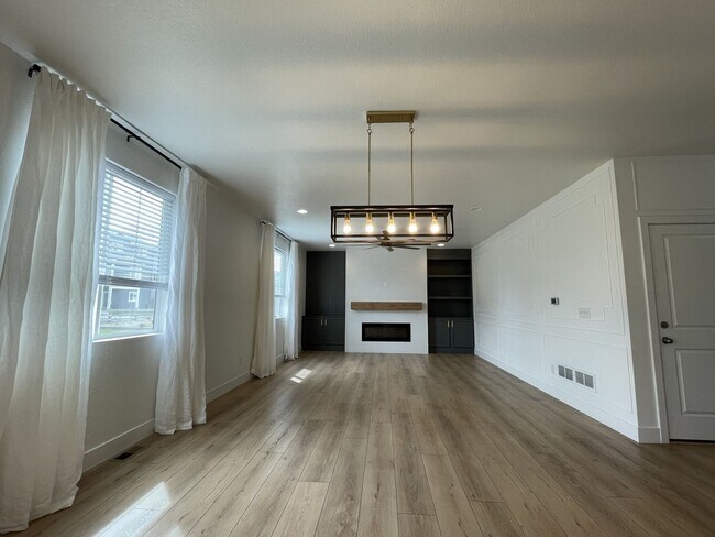 Photo - Stunning and spacious 4.5 bedroom, 3 bathroom home located in Morgan Hill