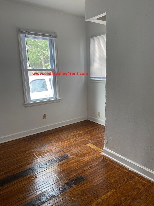 Photo - 727 Randolph St