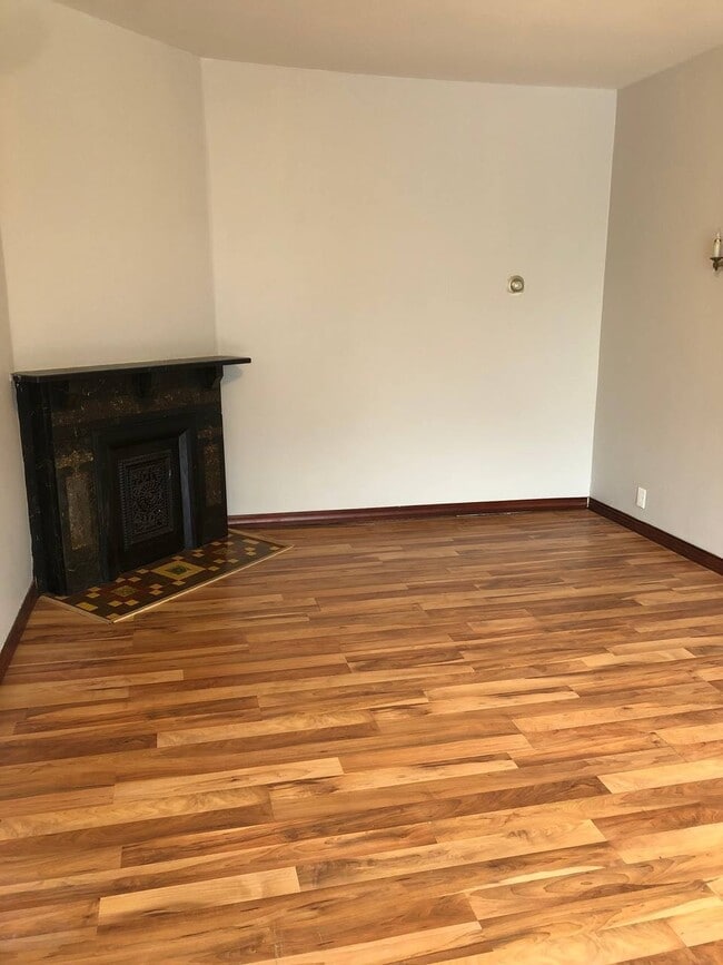 Photo - 32 Park Pl Unidad 34 A (Lower)