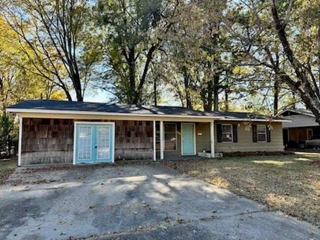Building Photo - 3 Bed/2 Bath Home in Northeast Jackson!!