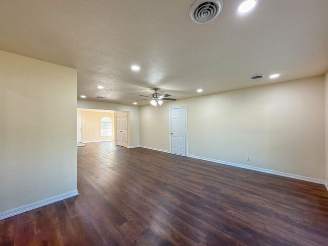 Photo - Fully Remodeled 3 Bed, 2 Bath Home in Fort...