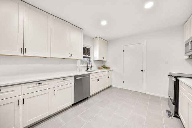 Photo - 709 SW 7 St