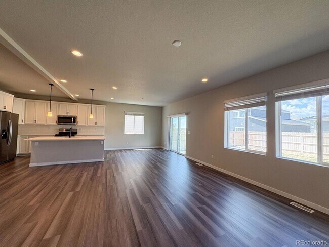 22325 Cattlemen Run