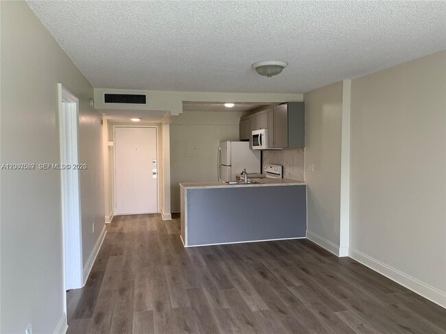 Photo - 16465 NE 22nd Ave Unit 511