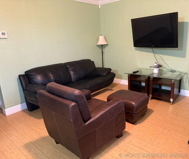 110 SE 2nd St Unit 303