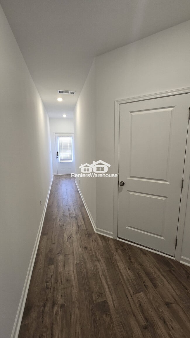 Building Photo - 6158 Wayburn St Rental