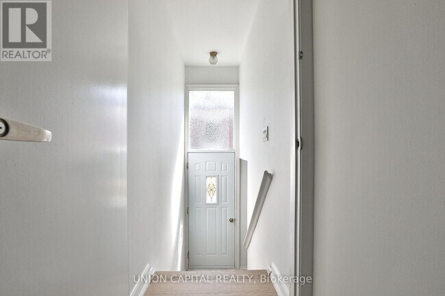 Photo - 168 Old Sheppard Ave