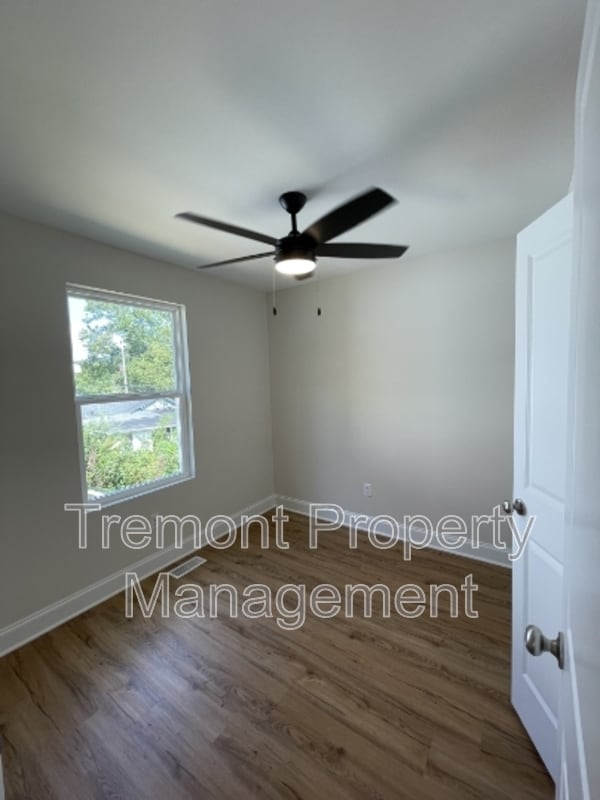 Photo - 1310 E 36th St