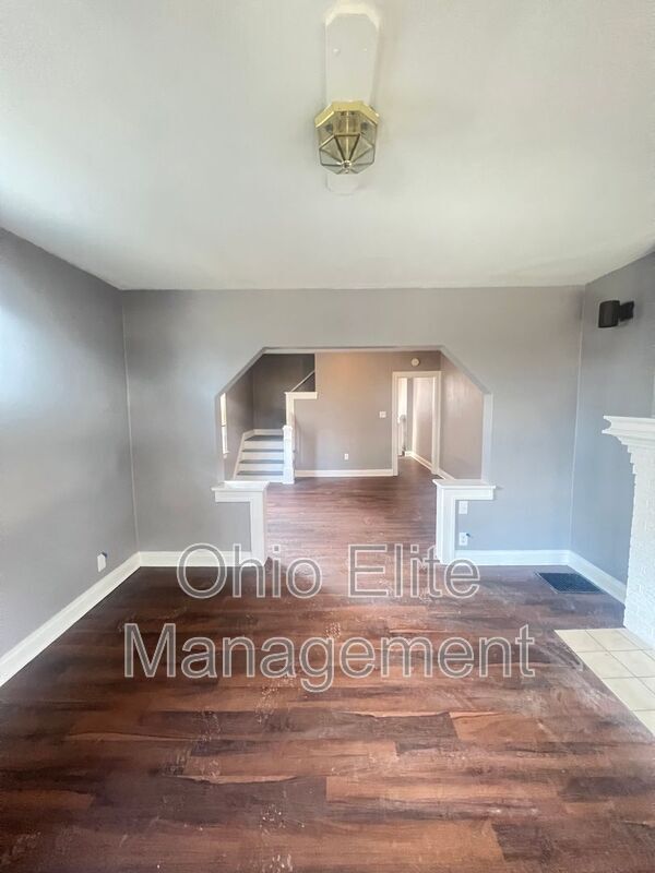 Photo - 287 N Burgess Ave