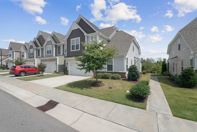 Photo - 322 Acorn Hollow Pl
