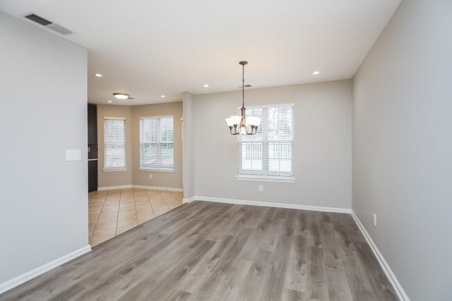 Photo - 4040 Brookfield Way