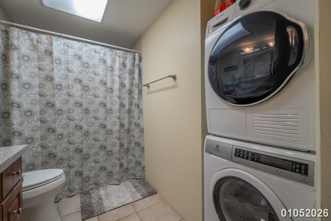 Photo - FURNISHED 2BR 1BA with 2 PARKING and CENTRAL AC in West Waikiki! ALL UTILITIES INCLUDED!