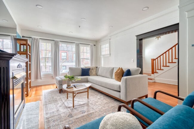 Building Photo - 18 NW 22nd Pl Unit ID1309857P Rental
