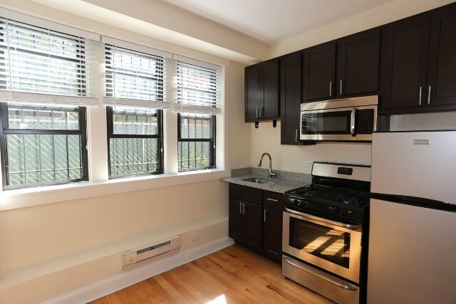 Photo - 4747 N Hermitage Ave Unit 1