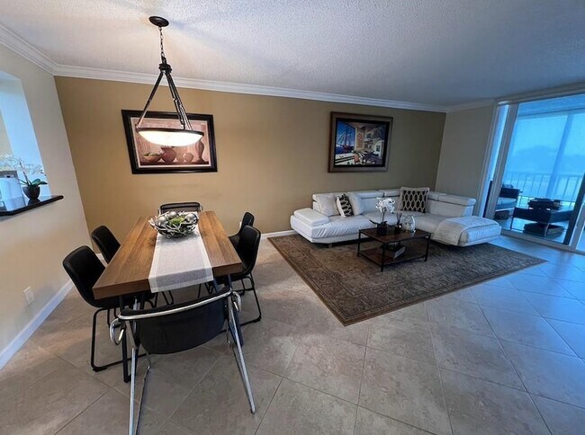 Photo - 4550 NW 18th Ave Unit 506