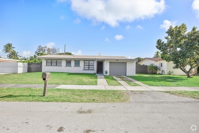 Building Photo - 9570 Jamaica Dr Rental