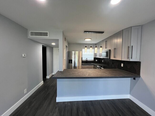 Photo - 1630 Embassy Dr Unit 306