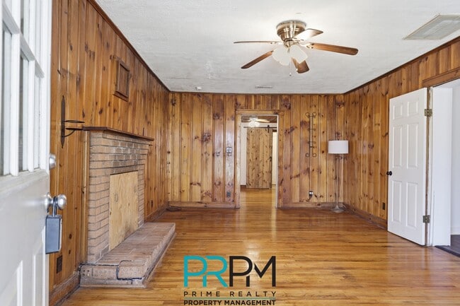 Photo - 101 Bagwell Dr