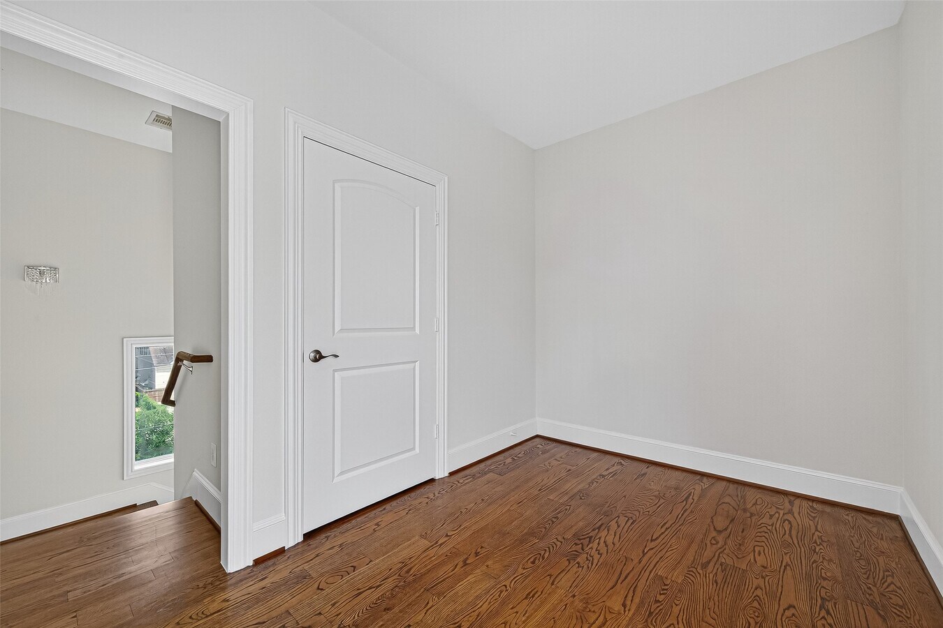 Photo - 1630 W 24th St