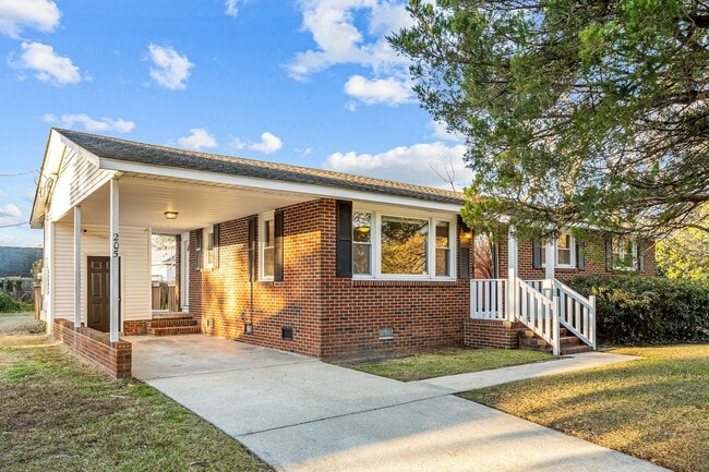 Photo - Welcome to Regalwoods!